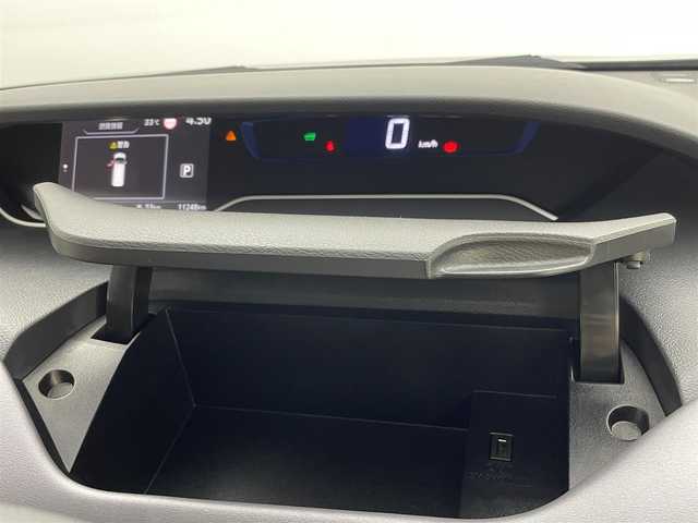 日産 セレナ e－パワー ハイウェイスター V 茨城県 2020(令2)年 1.2万km ダイヤモンドブラック 純正10型ナビ/全方位カメラ/フルセグ/純正フリップダウンモニター/プロパイロット/衝突被害軽減ブレーキ/車線逸脱抑制装置/オートマチックハイビーム/ソナー/BSI/両側電動スライドドア/ETC2.0/ドラレコ/純正16インチAW/LEDヘッドライト/スマートキー