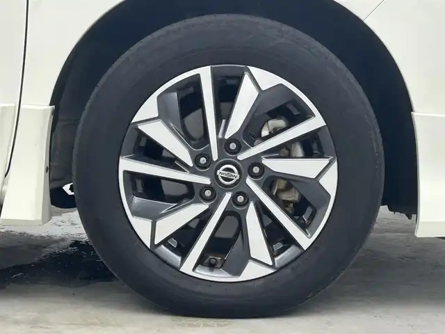 日産 セレナ ハイウェイスター 埼玉県 2020(令2)年 5.4万km パール 純正９型ナビ　フルセグ　ＤＶＤ　ＨＤＭＩ　純正１１型フリップダウンモニター　アラウンドビューモニター　　両側電動スライドドア　ナビ連動ドライブレコーダー　フロントスポイラー　ＬＥＤヘッドライト　ＥＴＣ