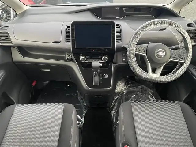 日産 セレナ ハイウェイスター 埼玉県 2020(令2)年 5.4万km パール 純正９型ナビ　フルセグ　ＤＶＤ　ＨＤＭＩ　純正１１型フリップダウンモニター　アラウンドビューモニター　　両側電動スライドドア　ナビ連動ドライブレコーダー　フロントスポイラー　ＬＥＤヘッドライト　ＥＴＣ