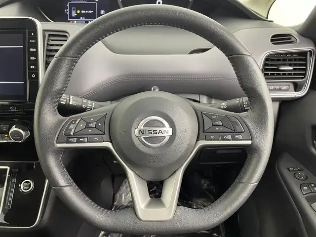 日産 セレナ ハイウェイスター 埼玉県 2020(令2)年 5.4万km パール 純正９型ナビ　フルセグ　ＤＶＤ　ＨＤＭＩ　純正１１型フリップダウンモニター　アラウンドビューモニター　　両側電動スライドドア　ナビ連動ドライブレコーダー　フロントスポイラー　ＬＥＤヘッドライト　ＥＴＣ