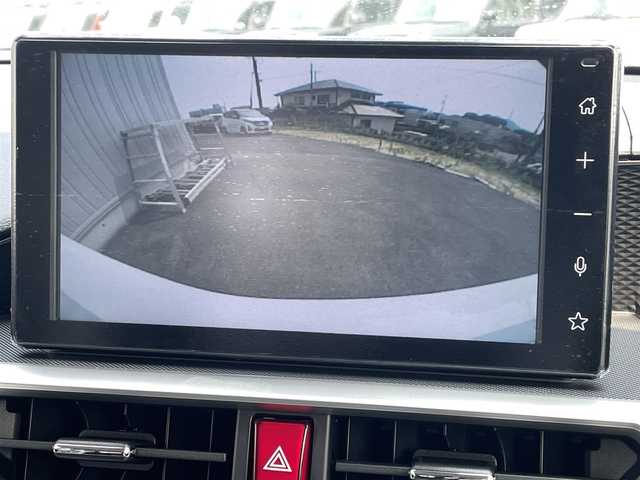 トヨタ ライズ Z 熊本県 2022(令4)年 1.6万km ブラックマイカメタリック/シャイニングホワイトパール 社外ディスプレイオーディオ（ＡｐｐｌＣａｒＰｌａｙ・ＡｎｄｒｏｉｄＡｕｔｏ・ＢＴ）　/バックカメラ　/前後クリアランスソナー　/前席シートヒーター　/スマートアシスト/・衝突警報機能/・車線逸脱警報/・誤発進制御機能/・レーンキープアシスト/・アダブティブクルーズコントロール/・ふらつき警報機能/・オートマチックハイビーム/横滑り防止/アイドリングストップ/純正１７インチAW/オートライト/LEDヘッドライト/フォグライト/スマートキー/プッシュスタート/スペアキー1本