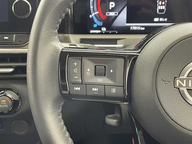 日産 オーラ G レザーエディション 滋賀県 2024(令6)年 1.7万km ガーネットレッド/スーパーブラック 2トーン 禁煙車/純正ナビ/(フルセグ/Bluetooth/HDMI)/アラウンドビューモニター/レザーシート/BSM/デジタルインナーミラー/プロパイロット/BOSE/ワイヤレス充電/ETC2.0/LEDヘッドライト/オートライト/オートハイビーム