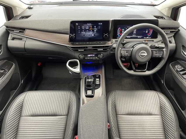日産 オーラ G レザーエディション 滋賀県 2024(令6)年 1.7万km ガーネットレッド/スーパーブラック 2トーン 禁煙車/純正ナビ/(フルセグ/Bluetooth/HDMI)/アラウンドビューモニター/レザーシート/BSM/デジタルインナーミラー/プロパイロット/BOSE/ワイヤレス充電/ETC2.0/LEDヘッドライト/オートライト/オートハイビーム