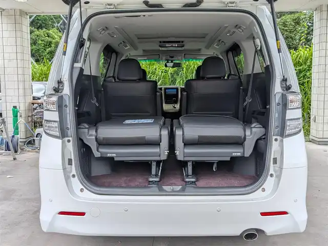 トヨタ ヴェルファイア 2．4Z ゴールデンアイズ 栃木県 2013(平25)年 12.2万km ホワイトパールクリスタルシャイン (株)IDOMが運営する【じしゃロン宇都宮店】の自社ローン専用車両になります。こちらは現金またはオートローンご利用時の価格です。自社ローンご希望の方は別途その旨お申付け下さい/禁煙車/サンルーフ/フリップダウンモニター/ＥＴＣ/社外７型ナビ/Ｂｌｕｅｔｏｏｔｈ接続/ＣＤ／ＤＶＤ/バックカメラ/オットマン/コーナーセンサー/パーキングアシスト/カーテンエアバッグ/両側パワースライドドア/オートライト/スマートキー/プッシュスタート/ドアバイザー/ウィンカーミラー/パワーバックドア