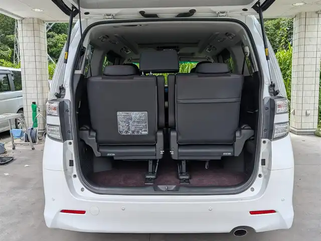 トヨタ ヴェルファイア 2．4Z ゴールデンアイズ 栃木県 2013(平25)年 12.2万km ホワイトパールクリスタルシャイン (株)IDOMが運営する【じしゃロン宇都宮店】の自社ローン専用車両になります。こちらは現金またはオートローンご利用時の価格です。自社ローンご希望の方は別途その旨お申付け下さい/禁煙車/サンルーフ/フリップダウンモニター/ＥＴＣ/社外７型ナビ/Ｂｌｕｅｔｏｏｔｈ接続/ＣＤ／ＤＶＤ/バックカメラ/オットマン/コーナーセンサー/パーキングアシスト/カーテンエアバッグ/両側パワースライドドア/オートライト/スマートキー/プッシュスタート/ドアバイザー/ウィンカーミラー/パワーバックドア