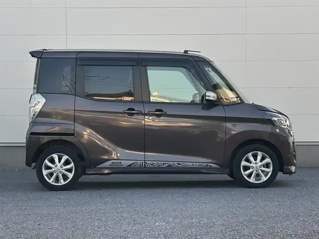 日産 デイズ ルークス ハイウェイスターX 茨城県 2019(令1)年 1.5万km アッシュブラウンM 純正ナビ/Bluetooth/パノラミックビューモニター/リアエアコン/片側パワースライドドア/ETC/LEDヘッドライト/純正アルミホイール/純正フロアマット/レーンキープアシスト/コーナーセンサー/USB入力端子/スマートキー