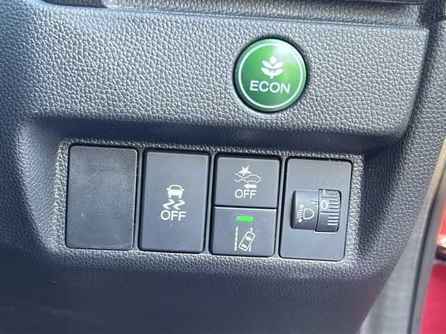 ホンダ フィット 13G F コンフォートED 長野県 2018(平30)年 0.6万km ルージュアメジストM ・純正7インチSDナビゲーション/CD ワンセグTV Bluetooth/・バックカメラ/・ビルトインETC/・ホンダセンシング/・レーンキープアシスト/・レーダークルーズコントロール/・アイドリングストップ/・横滑り防止装置/・ウィンカーミラー/・電動格納ミラー/・スマートキー/・エンジンプッシュスタート