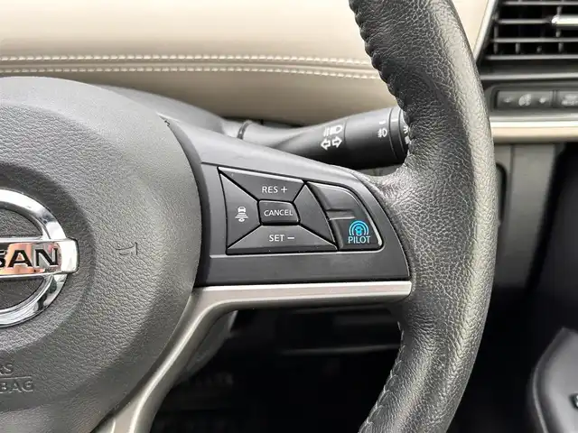 日産 セレナ ハイウェイスター プロパイロットED 宮城県 2017(平29)年 8.5万km ブリリアントホワイトパール プロパイロット/エマージェンシーブレーキ/車線逸脱警報/車線逸脱防止支援/踏み間違い衝突防止アシスト/標識検知システム/コーナーセンサー/アルパインフリップダウンモニター/社外7インチナビ/(フルTV/CD/DVD/SD/BT)/バックカメラ/ビルトインETC/両側パワースライドドア/ハンズフリーオートスライド/オートエアコン/革巻きステアリング/ステアリングスイッチ/オートライト/アイドリングストップ/サンシェード/プッシュスタート＆スマートキー/ウインカー付き電動格納ミラー/ドアバイザー/スペアキー/横滑り防止/LEDヘッドライト/フォグランプ/純正フロアマット/純正16インチAW