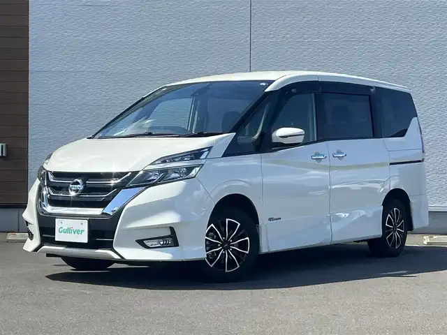 日産 セレナ ハイウェイスター 秋田県 2017(平29)年 8.5万km ブリリアントホワイトパール ４WD/衝突軽減システム/LEDヘッドライト/両側パワスラ/社外ナビ/フルセグ/社外アルミ/スマートキー/アイドリングストップ/プッシュスタート/クルーズコントロール/ステアリングスイッチ/フリップダウンモニター/純正エンジンスターター/社外フロアマット/純正ドアバイザー/オートライト/ダブルオートエアコン/パワーステアリング/パワーウィンドウ/レベライザー/横滑り防止/盗難防止装置/寒冷地仕様/電動格納ウィンカーミラー/取扱説明書