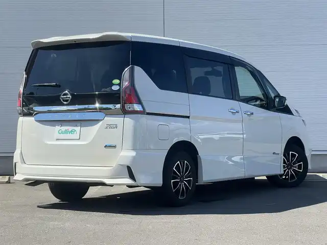 日産 セレナ ハイウェイスター 秋田県 2017(平29)年 8.5万km ブリリアントホワイトパール ４WD/衝突軽減システム/LEDヘッドライト/両側パワスラ/社外ナビ/フルセグ/社外アルミ/スマートキー/アイドリングストップ/プッシュスタート/クルーズコントロール/ステアリングスイッチ/フリップダウンモニター/純正エンジンスターター/社外フロアマット/純正ドアバイザー/オートライト/ダブルオートエアコン/パワーステアリング/パワーウィンドウ/レベライザー/横滑り防止/盗難防止装置/寒冷地仕様/電動格納ウィンカーミラー/取扱説明書