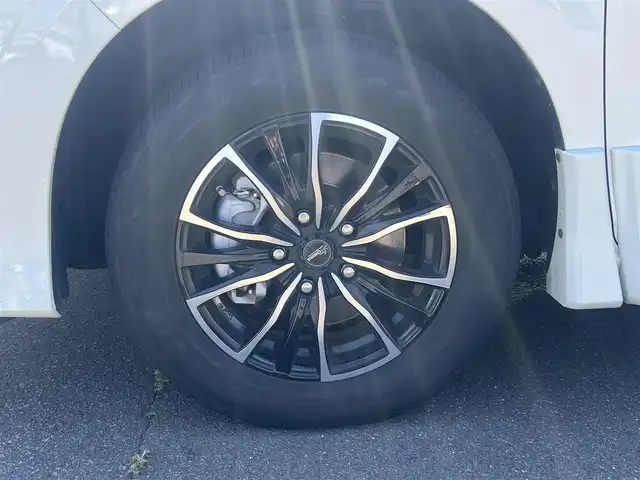 日産 セレナ ハイウェイスター 秋田県 2017(平29)年 8.5万km ブリリアントホワイトパール ４WD/衝突軽減システム/LEDヘッドライト/両側パワスラ/社外ナビ/フルセグ/社外アルミ/スマートキー/アイドリングストップ/プッシュスタート/クルーズコントロール/ステアリングスイッチ/フリップダウンモニター/純正エンジンスターター/社外フロアマット/純正ドアバイザー/オートライト/ダブルオートエアコン/パワーステアリング/パワーウィンドウ/レベライザー/横滑り防止/盗難防止装置/寒冷地仕様/電動格納ウィンカーミラー/取扱説明書