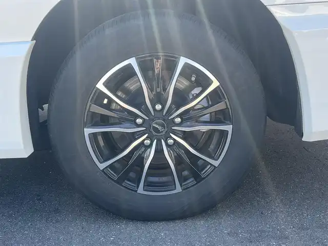 日産 セレナ ハイウェイスター 秋田県 2017(平29)年 8.5万km ブリリアントホワイトパール ４WD/衝突軽減システム/LEDヘッドライト/両側パワスラ/社外ナビ/フルセグ/社外アルミ/スマートキー/アイドリングストップ/プッシュスタート/クルーズコントロール/ステアリングスイッチ/フリップダウンモニター/純正エンジンスターター/社外フロアマット/純正ドアバイザー/オートライト/ダブルオートエアコン/パワーステアリング/パワーウィンドウ/レベライザー/横滑り防止/盗難防止装置/寒冷地仕様/電動格納ウィンカーミラー/取扱説明書