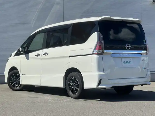 日産 セレナ ハイウェイスター 秋田県 2017(平29)年 8.5万km ブリリアントホワイトパール ４WD/衝突軽減システム/LEDヘッドライト/両側パワスラ/社外ナビ/フルセグ/社外アルミ/スマートキー/アイドリングストップ/プッシュスタート/クルーズコントロール/ステアリングスイッチ/フリップダウンモニター/純正エンジンスターター/社外フロアマット/純正ドアバイザー/オートライト/ダブルオートエアコン/パワーステアリング/パワーウィンドウ/レベライザー/横滑り防止/盗難防止装置/寒冷地仕様/電動格納ウィンカーミラー/取扱説明書