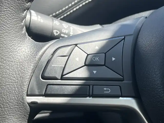 日産 セレナ ハイウェイスター 秋田県 2017(平29)年 8.5万km ブリリアントホワイトパール ４WD/衝突軽減システム/LEDヘッドライト/両側パワスラ/社外ナビ/フルセグ/社外アルミ/スマートキー/アイドリングストップ/プッシュスタート/クルーズコントロール/ステアリングスイッチ/フリップダウンモニター/純正エンジンスターター/社外フロアマット/純正ドアバイザー/オートライト/ダブルオートエアコン/パワーステアリング/パワーウィンドウ/レベライザー/横滑り防止/盗難防止装置/寒冷地仕様/電動格納ウィンカーミラー/取扱説明書