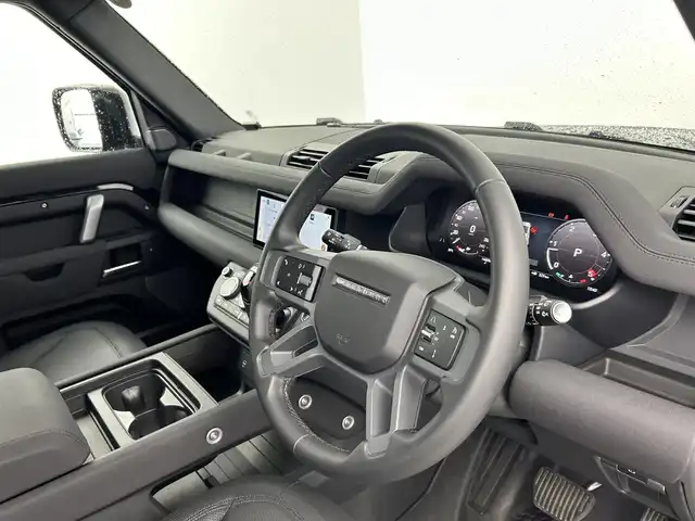 ランドローバー ランドローバー ディフェンダー 110XダイナミックSE 愛知県 2023(令5)年 4.7万km 黒 エクステンデッドブラックエクステリアパック/サンルーフ/純正ナビ/（Bluetooth/AM/FM）/全方位カメラ/純正20インチAW/ワンオーナー/ブラインドスポットモニター/純正フロアマット/衝突軽減システム/ACC/レーンキープ/オートライト/スマートキー/ダウンヒルアシストコントロール/パドルシフト/ソナー/ハーフレザー/パワーシート/ステアリングリモコン/電子パーキング/メモリシート/電動格納ミラー/ルーフレール