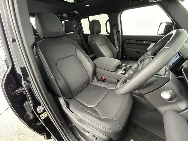 ランドローバー ランドローバー ディフェンダー 110XダイナミックSE 愛知県 2023(令5)年 4.7万km 黒 エクステンデッドブラックエクステリアパック/サンルーフ/純正ナビ/（Bluetooth/AM/FM）/全方位カメラ/純正20インチAW/ワンオーナー/ブラインドスポットモニター/純正フロアマット/衝突軽減システム/ACC/レーンキープ/オートライト/スマートキー/ダウンヒルアシストコントロール/パドルシフト/ソナー/ハーフレザー/パワーシート/ステアリングリモコン/電子パーキング/メモリシート/電動格納ミラー/ルーフレール