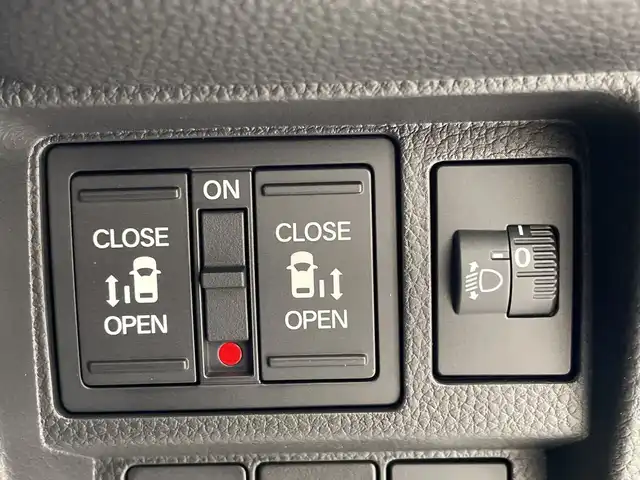 ホンダ ステップワゴン スパーダ eHEV 埼玉県 2025(令7)年 0.1千km プラチナホワイトパール ホンダセンシング/純正11.4インチナビ/　　CD/DVD/BT/フルセグTV/バックカメラ/両側パワースライドドア/パワーテールゲート/アダプティブクルーズコントロール/LEDオートライト/ハーフレザー/シートヒーター/純正16インチAW/パドルシフト/ステアリングスイッチ/プッシュスタート/禁煙車