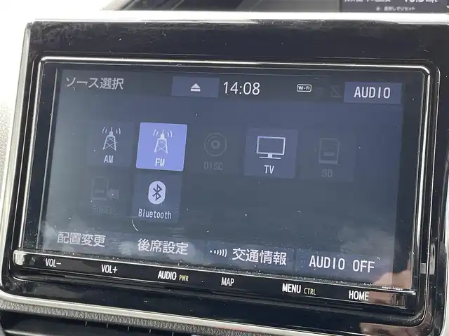 トヨタ ノア Si ダブルバイビーⅡ 佐賀県 2020(令2)年 4.5万km ホワイトパールクリスタルシャイン 純正9インチSDナビゲーション/・フルセグTV/CD/DVD/SD/Bluetooth/純正フリップダウンモニター/バックカメラ/前後ドライブレコーダー/ETC/両側パワースライドドア/後席エアコン/ハーフレザーシート/キャプテンシート/後席サンシェード/ISOFIX対応/革巻きステアリング/ステアリングリモコン/純正16インチアルミホイール/純正LEDヘッドライト/・オートマチックハイビーム/純正LEDフォグランプ/純正フロアマット/純正ドアバイザ―/取扱説明書/トヨタセーフティセンス/・クルーズコントロール/・レーンディパーチャーアラート/・プリクラッシュセーフティ/・クリアランスソナー