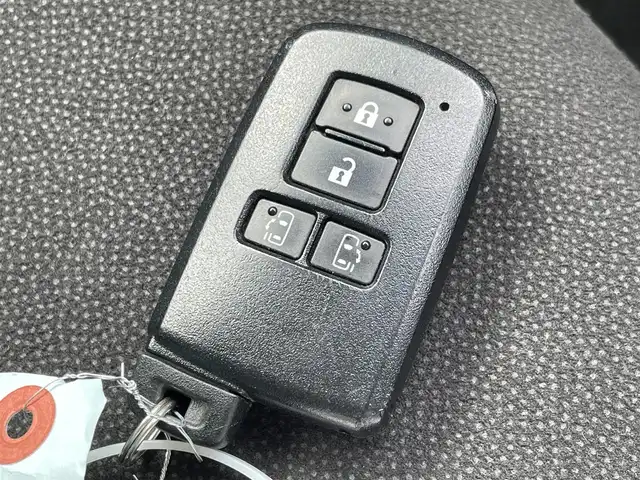 トヨタ ノア Si ダブルバイビーⅡ 佐賀県 2020(令2)年 4.5万km ホワイトパールクリスタルシャイン 純正9インチSDナビゲーション/・フルセグTV/CD/DVD/SD/Bluetooth/純正フリップダウンモニター/バックカメラ/前後ドライブレコーダー/ETC/両側パワースライドドア/後席エアコン/ハーフレザーシート/キャプテンシート/後席サンシェード/ISOFIX対応/革巻きステアリング/ステアリングリモコン/純正16インチアルミホイール/純正LEDヘッドライト/・オートマチックハイビーム/純正LEDフォグランプ/純正フロアマット/純正ドアバイザ―/取扱説明書/トヨタセーフティセンス/・クルーズコントロール/・レーンディパーチャーアラート/・プリクラッシュセーフティ/・クリアランスソナー