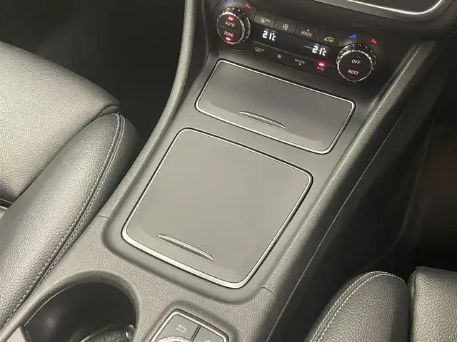 メルセデス・ベンツ ＣＬＡ２２０ Sブレイク 4MATIC 岡山県 2019(平31)年 3.8万km コスモスブラック 純正コマンドナビ/リアカメラ/レーダーセーフティーパッケージ/シートヒーター/パワーシート（D）/アイドリングストップ/フルセグTV/Bluetooth/アップルカープレイ/ESP/アクティブブレーキアシスト/アテンションアシスト/ＢＳＡ/ＬＫＡ/オートライト/ＬＥＤヘッドライト/ＰＤＣ/パワーテールゲート