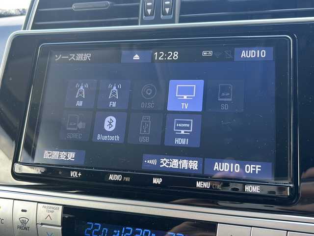トヨタ ランドクルーザー プラド TX 静岡県 2021(令3)年 2.8万km アティチュードブラックマイカ 純正SDナビ/・CD/・DVD/・フルセグＴＶ/・Bluetooth/・USB/・AM/・FM/主要装備/・衝突軽減/・レーンキープ/・追従クルコン/・コーナーセンサー前後/・踏み間違い防止/・バックカメラ/・ビルトインETC/・ドラレコ前後/・MTモード付/・純正フロアマット/・社外/純正アルミホイール/・LEDヘッドライト/・オートハイビーム/・ヘッドライトウォッシャー/・スマートキー/・プッシュスタート