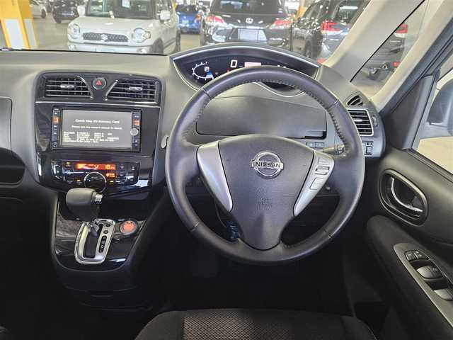 日産 セレナ ハイウェイスター Vセレクション 山形県 2012(平24)年 7.6万km スチールブルー (株)IDOMが運営する【じしゃロン山形店】の自社ローン専用車両になります。/こちらは現金またはオートローンご利用時の価格です。/自社ローンご希望の方は別途その旨お申付け下さい。/〇純正ナビ/〇両側パワースライドドア/〇バックカメラ/〇ビルトインETC/〇クルーズコントロール/〇SRSエアバッグ/〇アイドリングストップ/〇インテリジェントエアコンシステム/〇革巻きステアリングホイール/〇ブラックジャガード織物/トリコットコンビシート/〇折りたたみ格納式パーソナルテーブル/〇純正16インチアルミホイール/〇インテリジェントキー/〇プッシュエンジンスターター/〇禁煙車