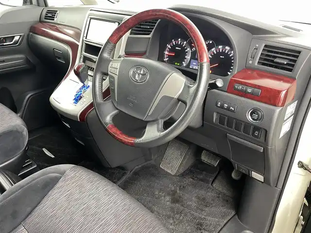 トヨタ アルファード 240S 福島県 2008(平20)年 12.8万km ゴールドパールクリスタルシャイン クリアランスソナー/フリップダウンモニター/純正7インチナビ/・品番：NHDT-W58G/・ワンセグ/TV/BT/HDD/CD/DVD/FM/AM/左側パワースライドドア/HIDライト/・フォグランプ/・オートライト/3列シート/純正18インチアルミホイール付きサマータイヤ/純正フロアマット/ETC/革ステアリング/・ステアリングリモコン/ウィンカーミラー/・電動格納ミラー/・フェンダーミラー/MTモード付AT/プッシュスタート/・スマートキー/・スペアキー