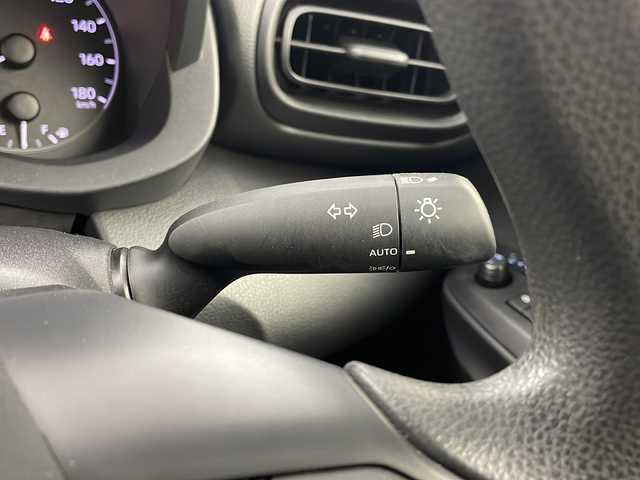 トヨタ ヤリス ハイブリッド X 栃木県 2020(令2)年 4万km シルバーM 純正8インチナビ/（AM/FM/Bluetooth/USB)/トヨタセーフティセンス/・衝突軽減ブレーキ/・レーンキープアシスト/・追従式クルーズコントロール/・オートマチックハイビーム/・クリアランスソナー/オートライト/ステアリングスイッチ/横滑り防止装置/前方ドライブレコーダー/禁煙車/ETC/スペアキー有/純正フロアマット/ドアバイザー