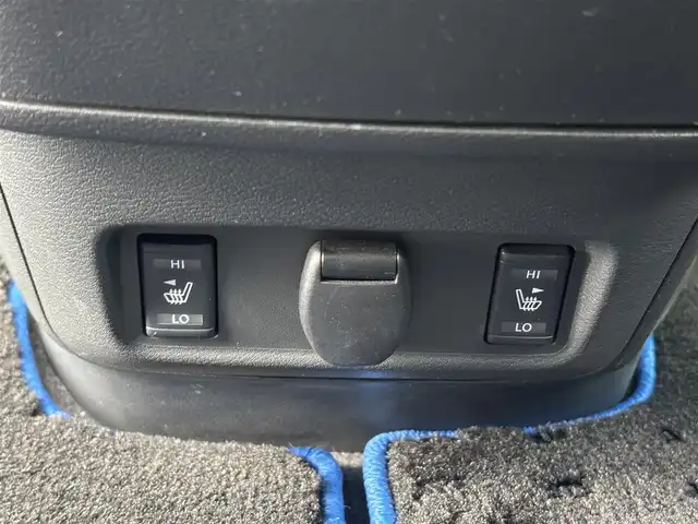 日産 セレナ e－パワー ハイウェイスター V 奈良県 2020(令2)年 4.5万km ブリリアントホワイトパール 純正10インチナビ/（フルセグ/BT/CD/DVD)/純正11インチフリップダウンモニター/プロパイロット/アラウンドビューモニター/ブラインドスポットモニター/前後コーナーセンサー/衝突軽減システム/レーンキープアシスト/両側パワースライドドア/前席シートヒーター/ステアリングヒーター/後席サンシェード/デジタルインナーミラー/前方ドライブレコーダー/ETC/保証書/取り扱い説明書/スペアキーX1