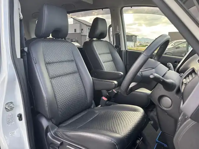 日産 セレナ e－パワー ハイウェイスター V 奈良県 2020(令2)年 4.5万km ブリリアントホワイトパール 純正10インチナビ/（フルセグ/BT/CD/DVD)/純正11インチフリップダウンモニター/プロパイロット/アラウンドビューモニター/ブラインドスポットモニター/前後コーナーセンサー/衝突軽減システム/レーンキープアシスト/両側パワースライドドア/前席シートヒーター/ステアリングヒーター/後席サンシェード/デジタルインナーミラー/前方ドライブレコーダー/ETC/保証書/取り扱い説明書/スペアキーX1