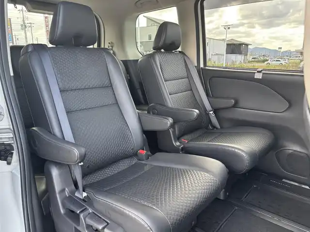 日産 セレナ e－パワー ハイウェイスター V 奈良県 2020(令2)年 4.5万km ブリリアントホワイトパール 純正10インチナビ/（フルセグ/BT/CD/DVD)/純正11インチフリップダウンモニター/プロパイロット/アラウンドビューモニター/ブラインドスポットモニター/前後コーナーセンサー/衝突軽減システム/レーンキープアシスト/両側パワースライドドア/前席シートヒーター/ステアリングヒーター/後席サンシェード/デジタルインナーミラー/前方ドライブレコーダー/ETC/保証書/取り扱い説明書/スペアキーX1