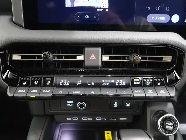 トヨタ ランドクルーザー ２５０ ZX 静岡県 2025(令7)年 0.7万km アバンギャルドブロンズメタリック ワンオーナー/禁煙車/ムーンルーフ・ルーフレール/トヨタセーフティセンス/モデリスタパッケージ/　フロントバンパーガード/　リヤバンパーガーニッシュ/　リヤスポイラー/　シグネチャーイルミブレード/　オーバーフェンダー金属調塗装/　フェンダーガーニッシュ/　サイドモール/　リヤバンパーステップガード/　リヤスポイラー/　LEDフォグバルブ（黄色）/　LEDスマートフットライト/12.3インチディスプレイオーディオプラス/　ナビ/BT/USB/HDMI/フルセグTV/miracast/JBLサウンド/パノラミックビューモニター/ビルトインETC/デジタルインナー/HUD/BSM/AC100V/ステアリングヒーター/パドルシフト/前席パワーシート（D席メモリー付き）/前席ベンチレーション/前席、2列目快適温熱シート/電動格納サードシート/ハンズフリーパワーバックドア/純正リモートスターター/純正プロジェクションカーテシイルミ/純正スカッフイルミプレート/純正ラゲージマット