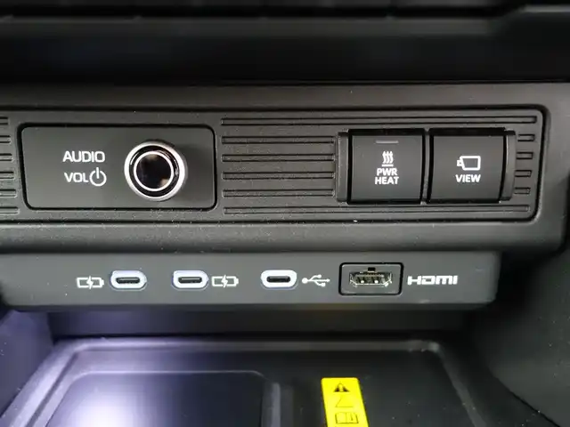 トヨタ ランドクルーザー ２５０ ZX 静岡県 2025(令7)年 0.7万km アバンギャルドブロンズメタリック ワンオーナー/禁煙車/ムーンルーフ・ルーフレール/トヨタセーフティセンス/モデリスタパッケージ/　フロントバンパーガード/　リヤバンパーガーニッシュ/　リヤスポイラー/　シグネチャーイルミブレード/　オーバーフェンダー金属調塗装/　フェンダーガーニッシュ/　サイドモール/　リヤバンパーステップガード/　リヤスポイラー/　LEDフォグバルブ（黄色）/　LEDスマートフットライト/12.3インチディスプレイオーディオプラス/　ナビ/BT/USB/HDMI/フルセグTV/miracast/JBLサウンド/パノラミックビューモニター/ビルトインETC/デジタルインナー/HUD/BSM/AC100V/ステアリングヒーター/パドルシフト/前席パワーシート（D席メモリー付き）/前席ベンチレーション/前席、2列目快適温熱シート/電動格納サードシート/ハンズフリーパワーバックドア/純正リモートスターター/純正プロジェクションカーテシイルミ/純正スカッフイルミプレート/純正ラゲージマット