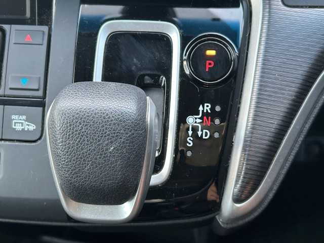 ホンダ ステップワゴン スパーダ eHEV G EXホンダS 栃木県 2020(令2)年 8万km オブシダンブルーパール ホンダセンシング/フリップダウンモニター/純正9インチナビ/フルセグTV/DVD/Bluetooth/USB/全周囲カメラ/ビルトインETC/前席シートヒーター/両側パワースライドドア/アダプティブクルーズコントロール/プッシュスタート/ステアリングリモコン/LEDオートライト/LEDフォグランプ/社外17インチAW/アイドリングストップ/横滑り防止装置/電動格納ミラー/わくわくゲート