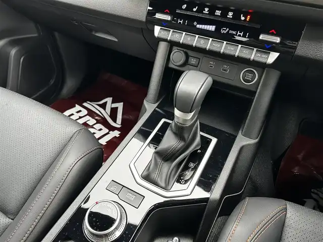 三菱 トライトン GSR 道北・旭川 2025(令7)年 0.1万km ダイヤモンドブラックマイカ ワンオーナー/純正ナビゲーション/全方位カメラ/フルセグTV/クルーズコントロール/コーナーセンサー/レザーシート/前席シートヒーター/LEDヘッドライト