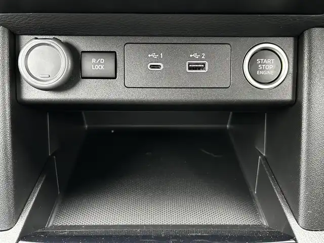 三菱 トライトン GSR 道北・旭川 2025(令7)年 0.1万km ダイヤモンドブラックマイカ ワンオーナー/純正ナビゲーション/全方位カメラ/フルセグTV/クルーズコントロール/コーナーセンサー/レザーシート/前席シートヒーター/LEDヘッドライト