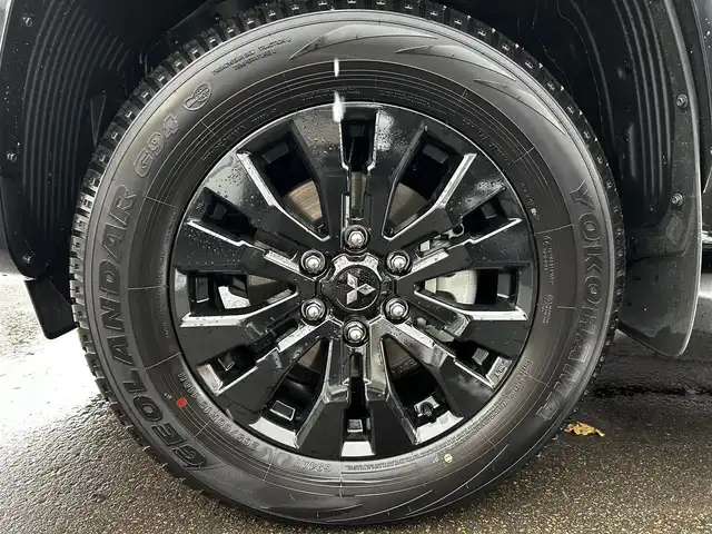 三菱 トライトン GSR 道北・旭川 2025(令7)年 0.1万km ダイヤモンドブラックマイカ ワンオーナー/純正ナビゲーション/全方位カメラ/フルセグTV/クルーズコントロール/コーナーセンサー/レザーシート/前席シートヒーター/LEDヘッドライト