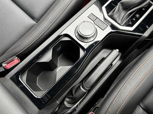 三菱 トライトン GSR 道北・旭川 2025(令7)年 0.1万km ダイヤモンドブラックマイカ ワンオーナー/純正ナビゲーション/全方位カメラ/フルセグTV/クルーズコントロール/コーナーセンサー/レザーシート/前席シートヒーター/LEDヘッドライト