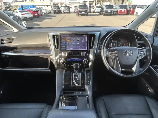 トヨタ アルファード S Cパッケージ 岡山県 2019(令1)年 8.3万km ホワイトパールクリスタルシャイン 登録時走行距離82138km/ALPINE11インチナビ/フルセグTV(AM/FM/CD/DVD/Bluetooth)/ALPINE12.8インチフリップダウンモニター/バックカメラ/両側パワースライドドア/ビルトインETC/ドライブレコーダー/パワーバックドア/トヨタセーフティセンス/・プリクラッシュセーフティ/・レーダークルーズコントロール/・オートマチックハイビーム/・レーンディバーチャーアラート/オートブレーキホールド/横滑り防止装置/本革シート/D/N席シートヒーター/D/N席ベンチレーション/ステアリングヒーター/オットマン/18インチ純正AW/純正フロアマット