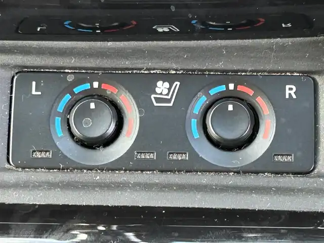 トヨタ アルファード S Cパッケージ 岡山県 2019(令1)年 8.3万km ホワイトパールクリスタルシャイン 登録時走行距離82138km/ALPINE11インチナビ/フルセグTV(AM/FM/CD/DVD/Bluetooth)/ALPINE12.8インチフリップダウンモニター/バックカメラ/両側パワースライドドア/ビルトインETC/ドライブレコーダー/パワーバックドア/トヨタセーフティセンス/・プリクラッシュセーフティ/・レーダークルーズコントロール/・オートマチックハイビーム/・レーンディバーチャーアラート/オートブレーキホールド/横滑り防止装置/本革シート/D/N席シートヒーター/D/N席ベンチレーション/ステアリングヒーター/オットマン/18インチ純正AW/純正フロアマット