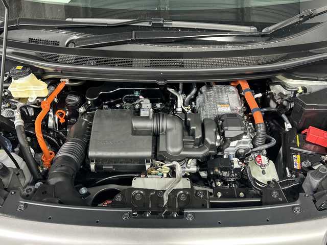 ホンダ フリード ハイブリット e:HEV クロスター 佐賀県 2025(令7)年 0.1千km メテオロイドグレーメタリック 登録済み未使用車/純正9インチナビ/フルセグTV/Bluetooth/Carplay/衝突被害軽減システム/レーダークルーズコントロール/レーンアシスト/ブラインドスポットモニター/先行車発進告知機能/標識認識機能/コーナーセンサー/横滑り防止装置/オートライト/オートマチックハイビーム/LEDヘッドライト/LEDフォグライト/電子パーキングブレーキ/ブレーキホールド/両側パワースライドドア/後席サンシェード/ハーフレザーシート/ISOFIX対応/運転席・助手席シートヒーター/後席サーキュレーター/ルーフレール/純正15インチアルミホイール/スマートキー×２