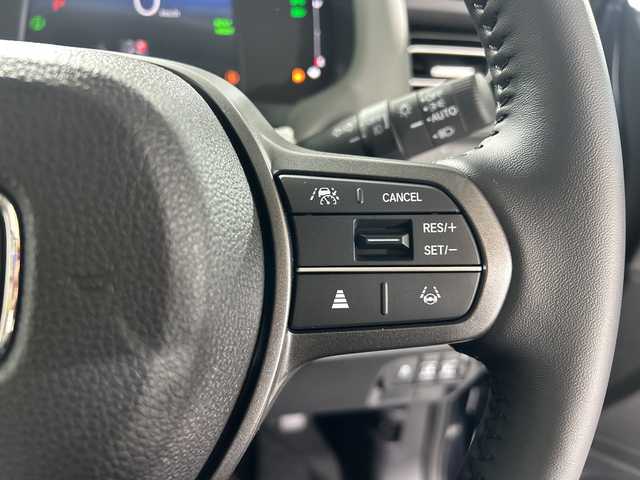 ホンダ フリード ハイブリット e:HEV クロスター 佐賀県 2025(令7)年 0.1千km メテオロイドグレーメタリック 登録済み未使用車/純正9インチナビ/フルセグTV/Bluetooth/Carplay/衝突被害軽減システム/レーダークルーズコントロール/レーンアシスト/ブラインドスポットモニター/先行車発進告知機能/標識認識機能/コーナーセンサー/横滑り防止装置/オートライト/オートマチックハイビーム/LEDヘッドライト/LEDフォグライト/電子パーキングブレーキ/ブレーキホールド/両側パワースライドドア/後席サンシェード/ハーフレザーシート/ISOFIX対応/運転席・助手席シートヒーター/後席サーキュレーター/ルーフレール/純正15インチアルミホイール/スマートキー×２