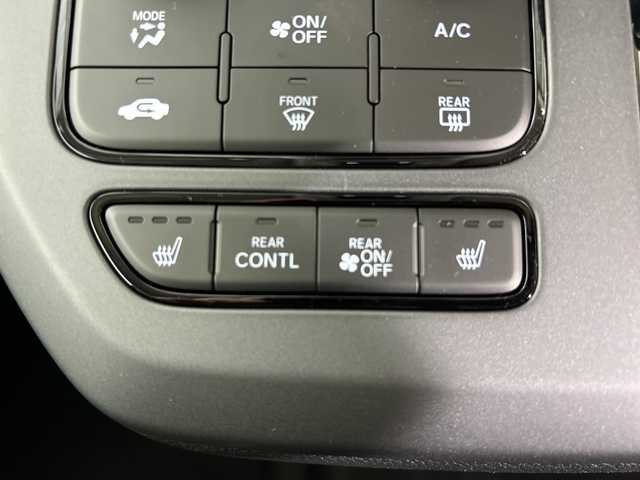 ホンダ フリード ハイブリット e:HEV クロスター 佐賀県 2025(令7)年 0.1千km メテオロイドグレーメタリック 登録済み未使用車/純正9インチナビ/フルセグTV/Bluetooth/Carplay/衝突被害軽減システム/レーダークルーズコントロール/レーンアシスト/ブラインドスポットモニター/先行車発進告知機能/標識認識機能/コーナーセンサー/横滑り防止装置/オートライト/オートマチックハイビーム/LEDヘッドライト/LEDフォグライト/電子パーキングブレーキ/ブレーキホールド/両側パワースライドドア/後席サンシェード/ハーフレザーシート/ISOFIX対応/運転席・助手席シートヒーター/後席サーキュレーター/ルーフレール/純正15インチアルミホイール/スマートキー×２