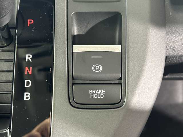 ホンダ フリード ハイブリット e:HEV クロスター 佐賀県 2025(令7)年 0.1千km メテオロイドグレーメタリック 登録済み未使用車/純正9インチナビ/フルセグTV/Bluetooth/Carplay/衝突被害軽減システム/レーダークルーズコントロール/レーンアシスト/ブラインドスポットモニター/先行車発進告知機能/標識認識機能/コーナーセンサー/横滑り防止装置/オートライト/オートマチックハイビーム/LEDヘッドライト/LEDフォグライト/電子パーキングブレーキ/ブレーキホールド/両側パワースライドドア/後席サンシェード/ハーフレザーシート/ISOFIX対応/運転席・助手席シートヒーター/後席サーキュレーター/ルーフレール/純正15インチアルミホイール/スマートキー×２