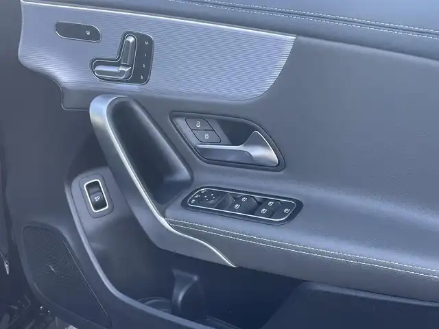 メルセデス・ベンツ Ａ２５０ 4MATIC AMGライン 静岡県 2019(令1)年 3.5万km コスモスブラック レザーエクスクルーシブパッケージ/パノラマサンルーフ/アドバンスドパッケージ/グレーコンビレザーシート　シートヒーター/前席メモリーパワーシート/MBUXナビフルセグTVBluetooth/全方位カメラ/ヘッドアップディスプレイ/ドライブレコーダー/ワイヤレス充電/アンビエントライト/DSRCETC