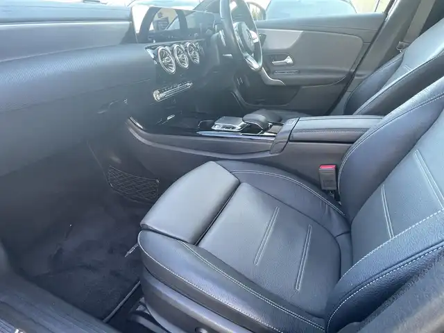 メルセデス・ベンツ Ａ２５０ 4MATIC AMGライン 静岡県 2019(令1)年 3.5万km コスモスブラック レザーエクスクルーシブパッケージ/パノラマサンルーフ/アドバンスドパッケージ/グレーコンビレザーシート　シートヒーター/前席メモリーパワーシート/MBUXナビフルセグTVBluetooth/全方位カメラ/ヘッドアップディスプレイ/ドライブレコーダー/ワイヤレス充電/アンビエントライト/DSRCETC