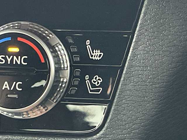 三菱 アウトランダー ＰＨＥＶ P エグゼクティブパッケージ 群馬県 2025(令7)年 0.5万km ブラックダイヤモンド パノラマルーフ　純正１２．３型ナビ　全周囲カメラ　ダイナミックサウンドＹＡＭＡＨＡアルティメット　マイパイロット　電子ミラー　ワイヤレス充電器　ETC　ドラレコ　レザーシート　シートヒーター　禁煙車