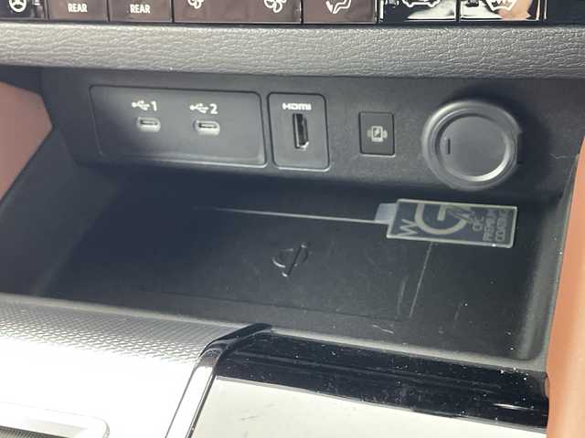 三菱 アウトランダー ＰＨＥＶ P エグゼクティブパッケージ 群馬県 2025(令7)年 0.5万km ブラックダイヤモンド パノラマルーフ　純正１２．３型ナビ　全周囲カメラ　ダイナミックサウンドＹＡＭＡＨＡアルティメット　マイパイロット　電子ミラー　ワイヤレス充電器　ETC　ドラレコ　レザーシート　シートヒーター　禁煙車