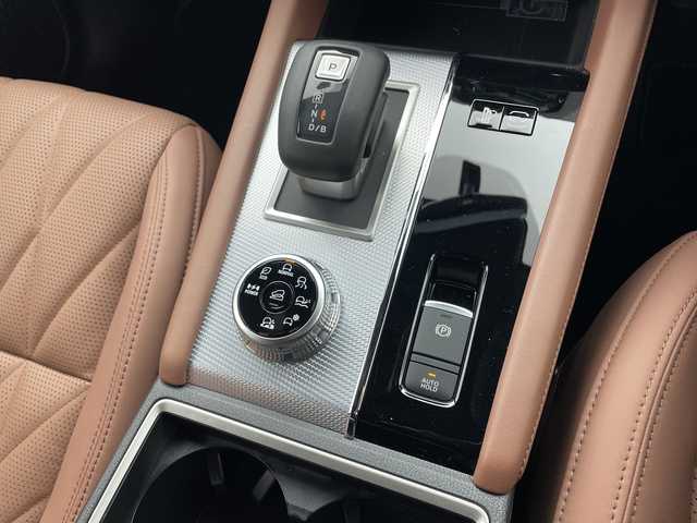 三菱 アウトランダー ＰＨＥＶ P エグゼクティブパッケージ 群馬県 2025(令7)年 0.5万km ブラックダイヤモンド パノラマルーフ　純正１２．３型ナビ　全周囲カメラ　ダイナミックサウンドＹＡＭＡＨＡアルティメット　マイパイロット　電子ミラー　ワイヤレス充電器　ETC　ドラレコ　レザーシート　シートヒーター　禁煙車