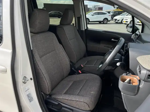 トヨタ シエンタ ハイブリッド Z 奈良県 2022(令4)年 4.9万km ホワイトパールクリスタルシャイン 純正10.5インチディスプレイオーディオ/（フルセグ/BT/AppleCarPlay/AndroidAuto)/レーダークルーズコントロール/アラウンドビューモニター/ブラインドスポットモニター/前後コーナーセンサー/プリクラッシュセーフティ/レーンキープアシスト/パーキングアシスト/両側パワースライドドア/前席シートヒーター/ステアリングヒーター/後席サンシェード/LEDヘッドライト/ETC/純正15インチAW/保証書/スペアキーX1